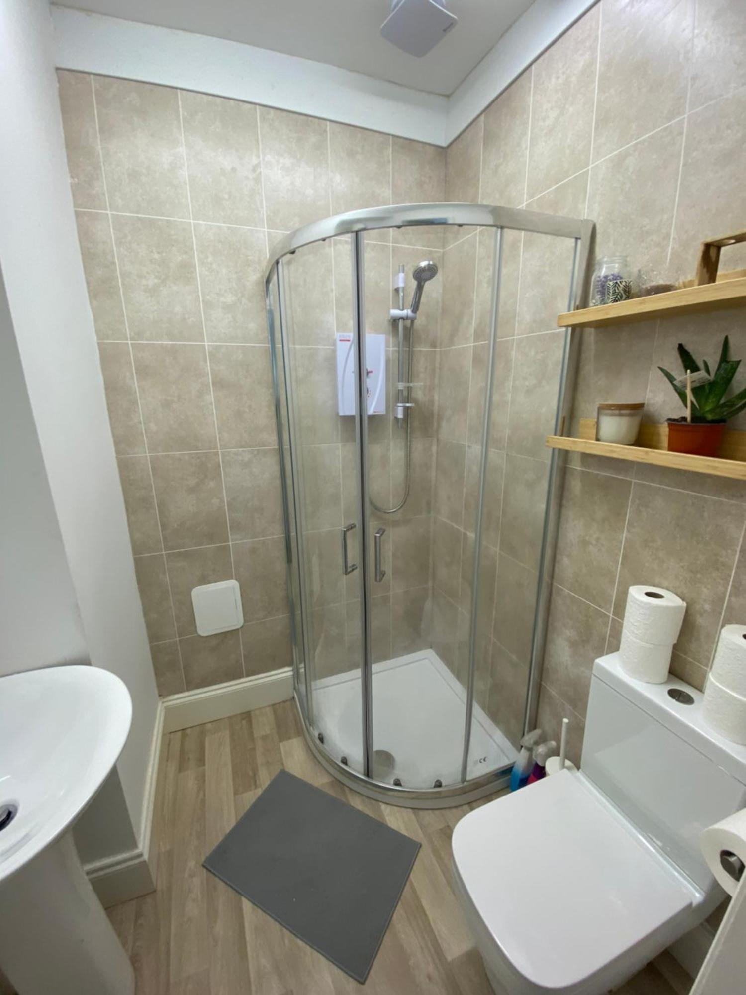 The Sunflower En-Suite Room Plymouth Exterior photo