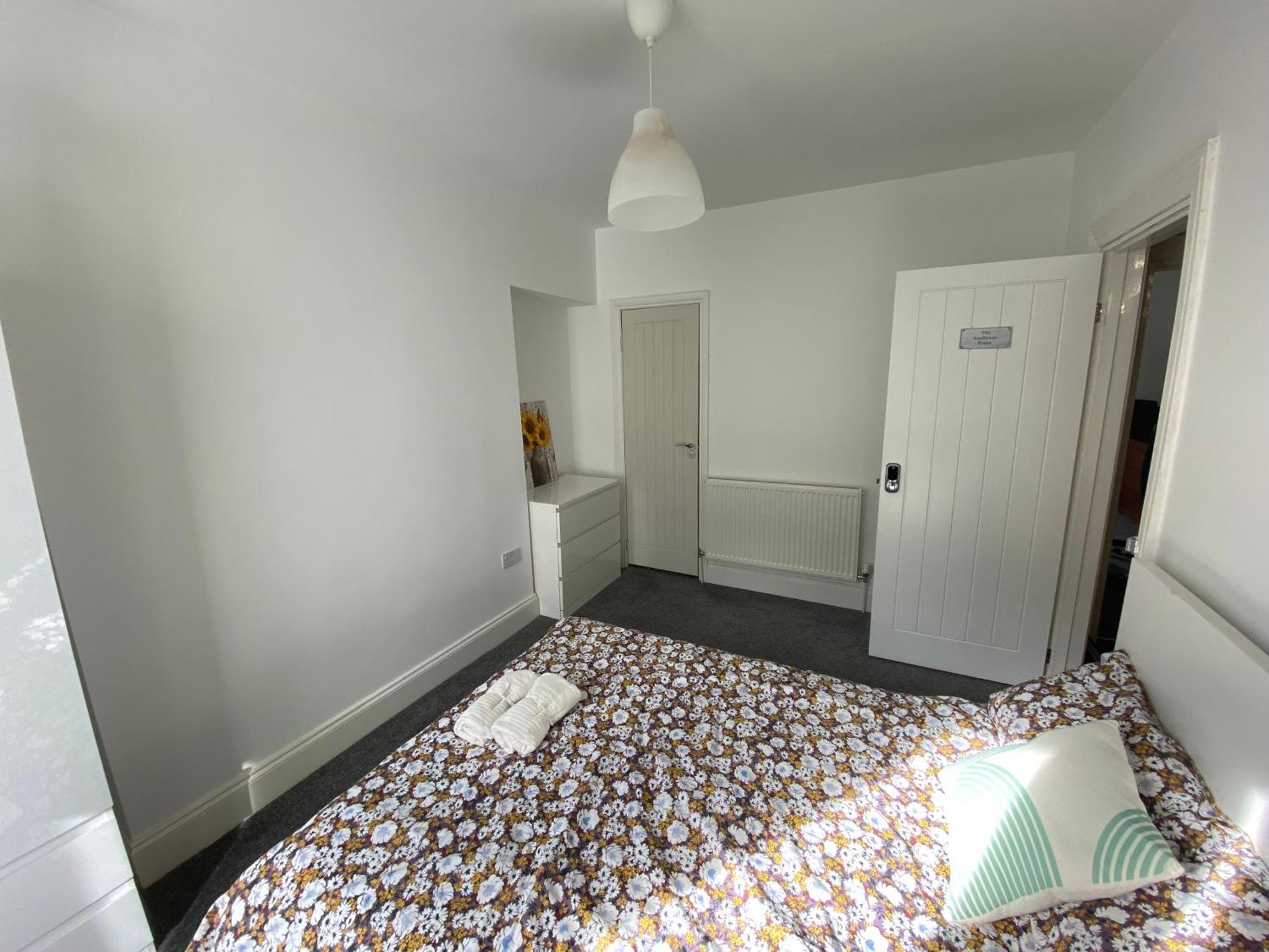 The Sunflower En-Suite Room Plymouth Exterior photo